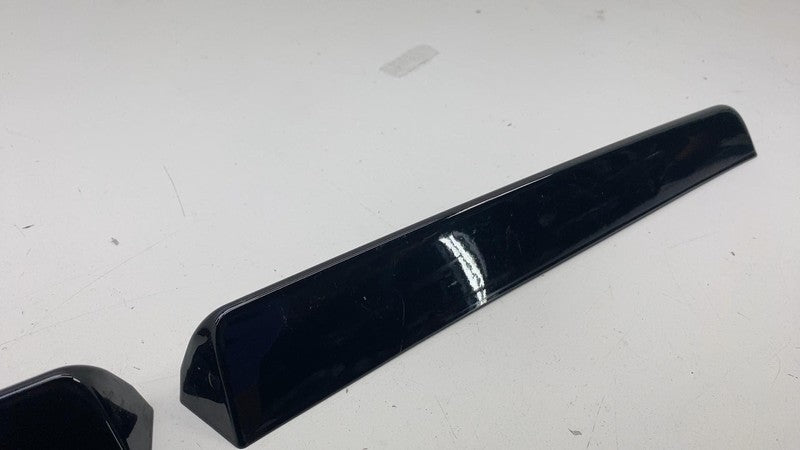 PT00012533 ⭕️ 22-24 Rivian R1T Rear Left & Right C-Pillar Outer Trim PT00012533 / PT0001253