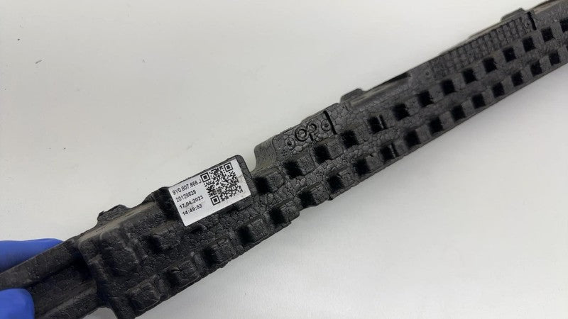 9Y0.807.666.J ⭕ 2024 Porsche Cayenne Front Passenger Right Grille Insulator Foam 9Y0807665J