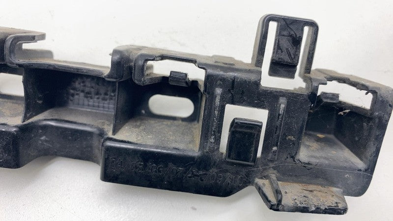 113685 14 2017-2022 BMW 530e Front Left Skirt Rocker Molding Panel Support Mount Bracket