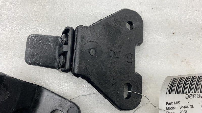 ⭕ 2018-2023 Jeep Wrangler 4XE Front Right Roof Lock Latch Mount Bracke