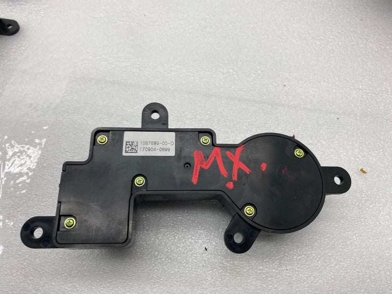 ⭕ 17-20 Tesla Model X Front Right Seat Recline Panel Control Switch 10