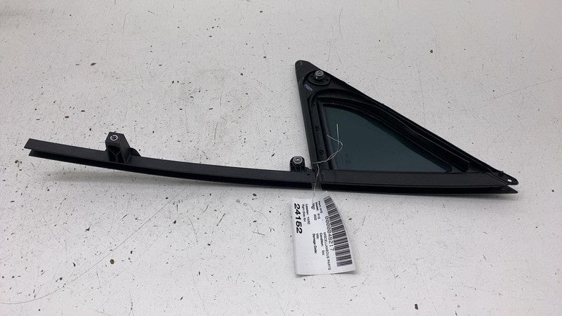 PT00009493 G 2022-2024 Rivian R1T R1S Passenger Side Door Corner Window Glass Right Assembly