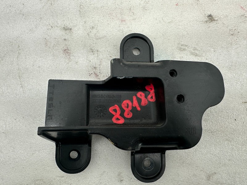 1008413 00 C ⭕ 2012-20210 Tesla Model S Rear Side Door Opener Mount Bracket Left 1008413-00-C