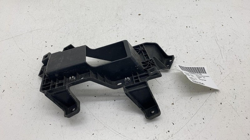 68445693AA 2021-2023 Chrysler Pacifica Front Side Foglamp Fog Light Bracket Left 68445693AA