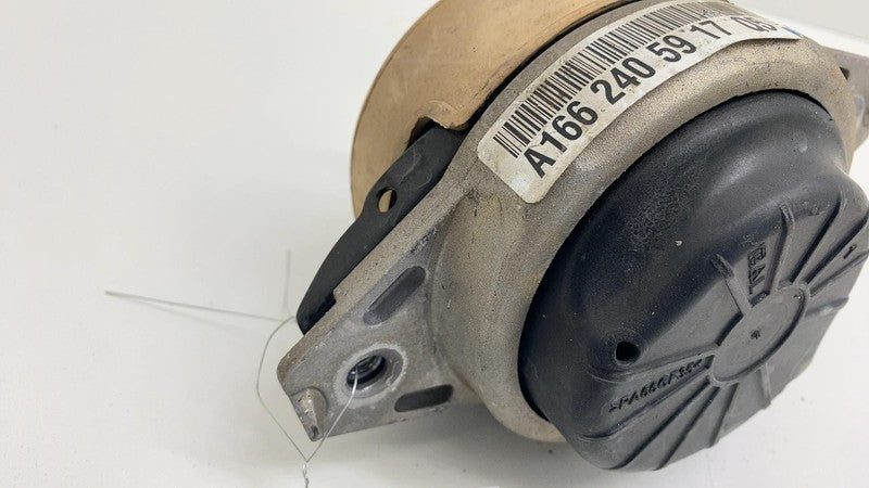 2012-2018 Mercedes-Benz GLE350 Passenger Engine Mount Bracket Insulato