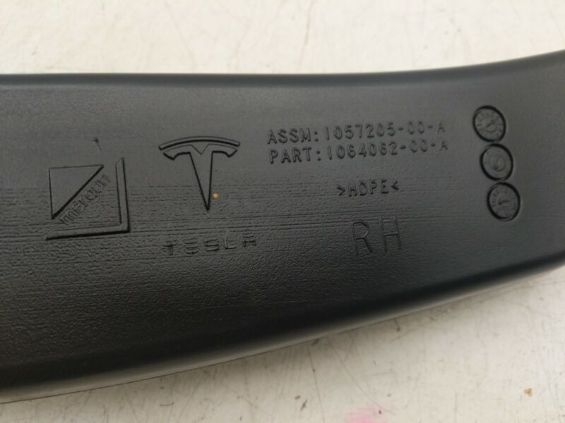 1064062 00 A ⭕ 2016-2020 Tesla Model X MX Right 2nd Row Foot Air Duct Outlet OEM 1064062-00-A