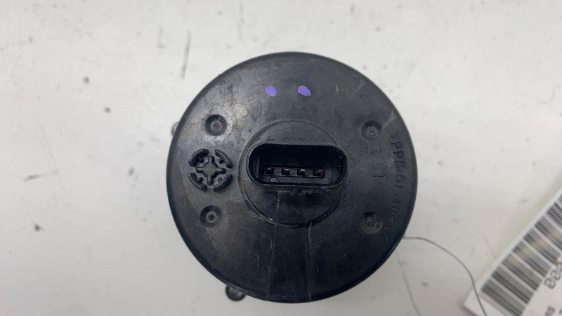 ⭕ 2017-2023 Tesla Model 3 Y Radiator Reservoir Coolant Cooling Water Pump Assy