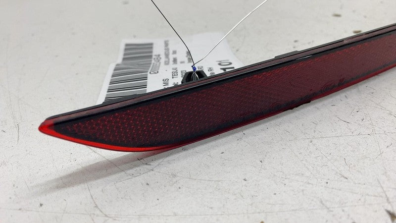 ⭕2017-2023 Tesla Model 3 Rear Passenger Side Bumper Light Reflector La