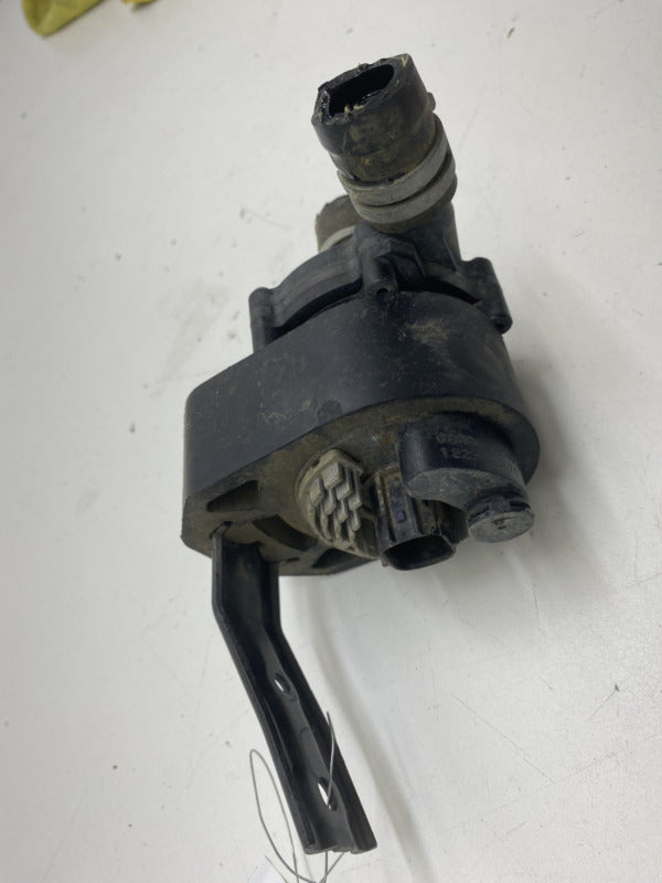 2012-2015 Tesla Model S MS Battery Coolant System Auxiliary Water Pump Assembly
