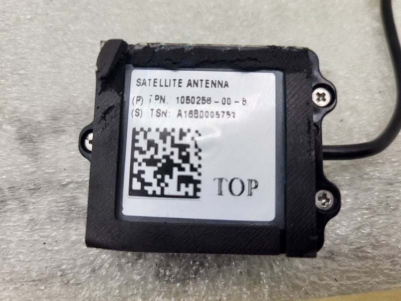 105025600B ⭕ 2012-2024 Model S Satellite Radio AM FM Amplifiers Antenna Module 1050256-00-B