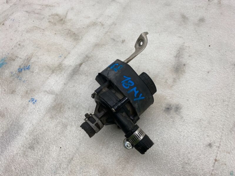 2016-2020 Tesla Model X MX Cooling System Auxiliary Coolant Water Pump Assembly