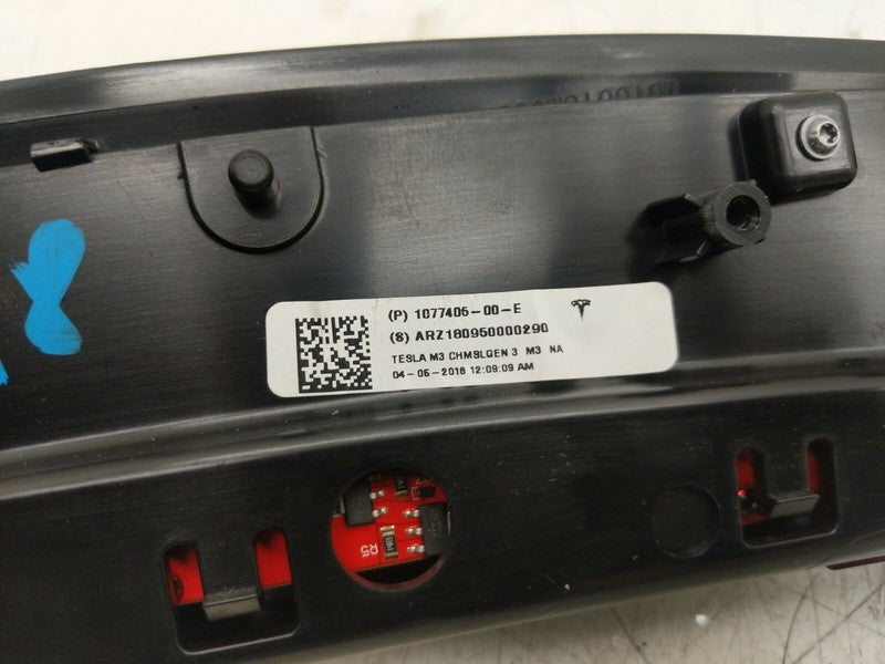 1077405 00 E ⭕ 2017-2022 Tesla Model 3 Rear Package Tray Lamp Inner 3rd Brake Stop Light Assy
