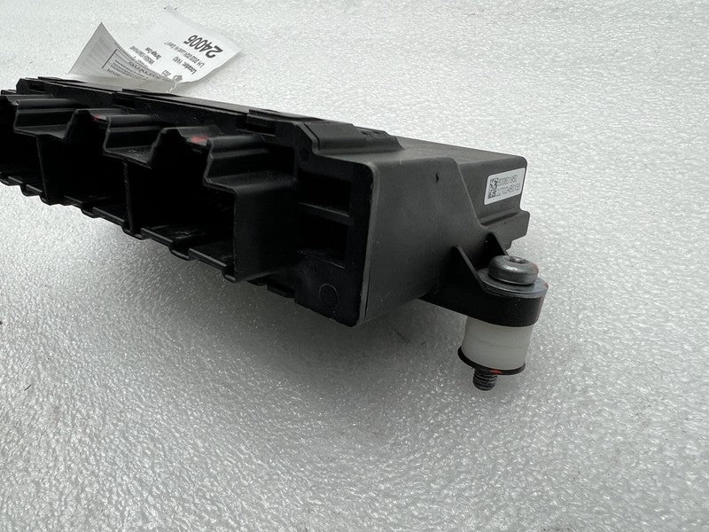 ⭕ 22-24 Air Grand Touring Rear Driver Side Door Control Unit Left P11-