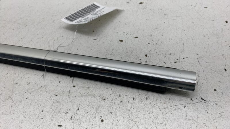 ⭕ 17-20 Maserati Levante Front Driver Side Door Window Outer Belt Molding Left