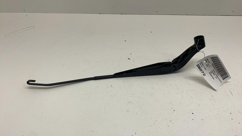 ⭕ 19-25 Chevrolet Silverado 1500 Front Passenger Side Windshield Wiper Arm Right