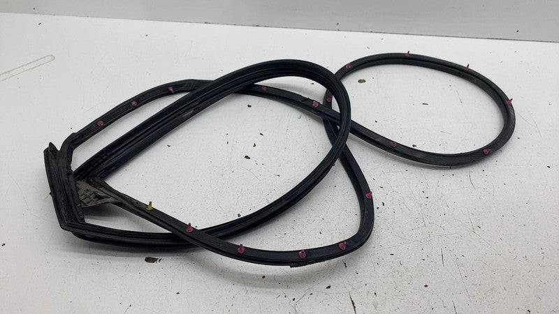 ⭕ 23-25 Toyota Prius Front Right Door Body Weatherstrip Rubber Seal 67