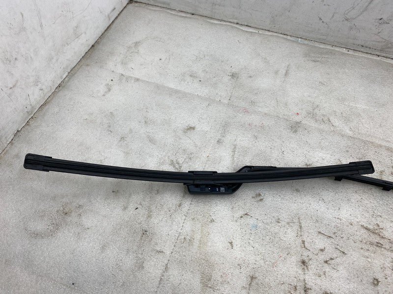 1076729-00-C ⭕ 2017-2022 Tesla Model 3 Front Windshield Wiper Arm & Blade Right 1076729-00-C