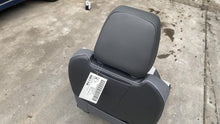 Front Seat VOLKSWAGEN ID4 25