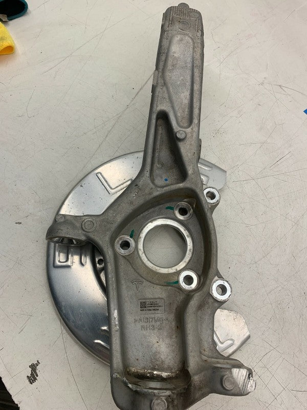 ⭕ 17-23 Tesla Model 3 Front Right Spindle Knuckle & Dust Shield RH 104