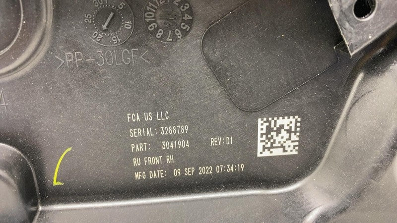 ⭕ 17-24 Chrysler Pacifica Front Passenger Door Window Regulator w/ Carrier Right