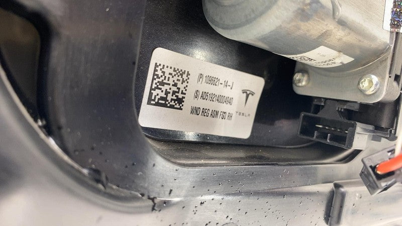 ⭕ 2017-2020 Tesla Model 3 Front Passenger Side Door Shell Panel Right 