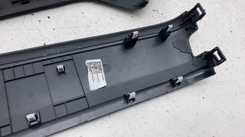 PT00000875 ⭕ 22-24 R1T Front Left & Right Upper Center Console Trim PT00000875 / PT00000850