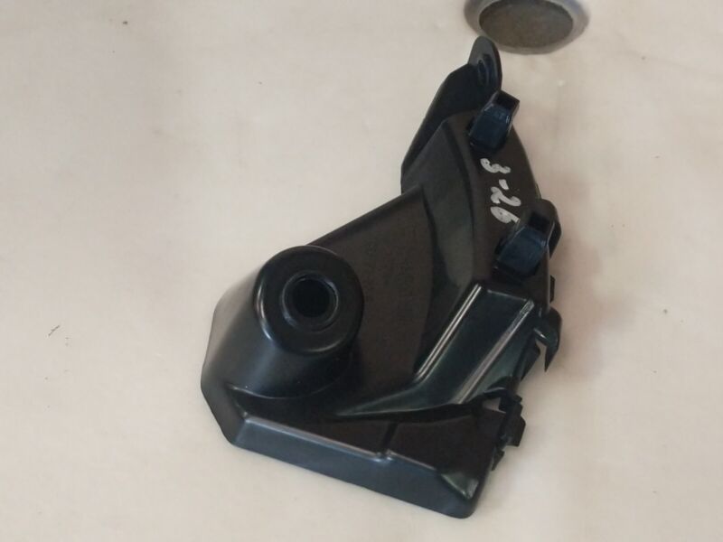 1095793 00 B 2018-2023 Tesla Model X MX Front Left Bumper Fascia Fender Bracket Mount Support