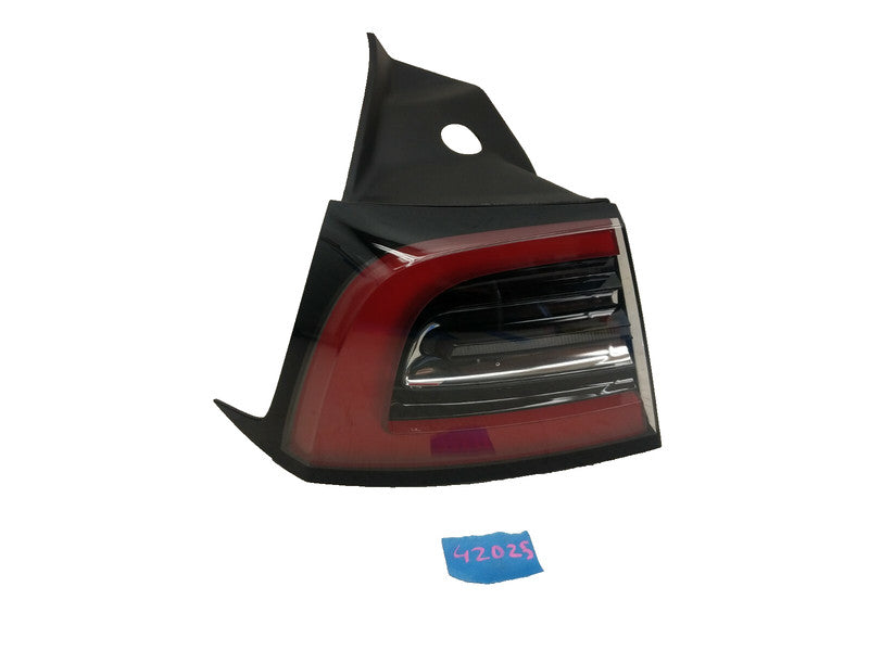 ⭕ 2017-2022 Tesla Model 3 Rear Driver Exterior Taillight Outer Tail Lamp Left LH