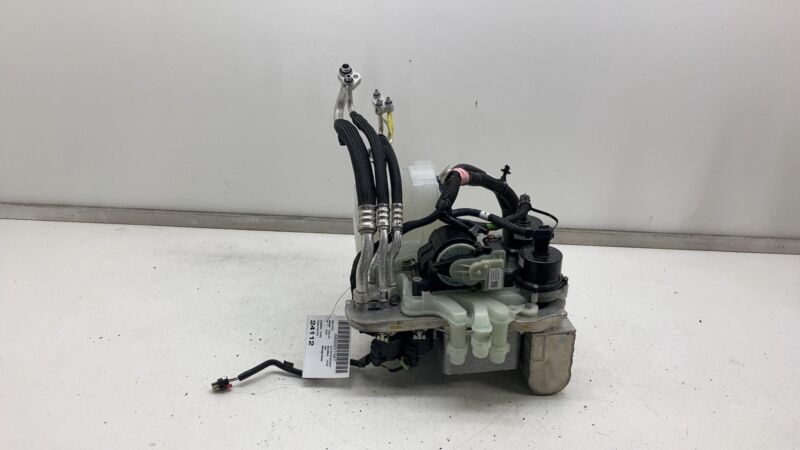 150680300F 20-23 Model Y Supermanifold Refrigerant Chiller + Coolant Reservoir 1523002-00-B