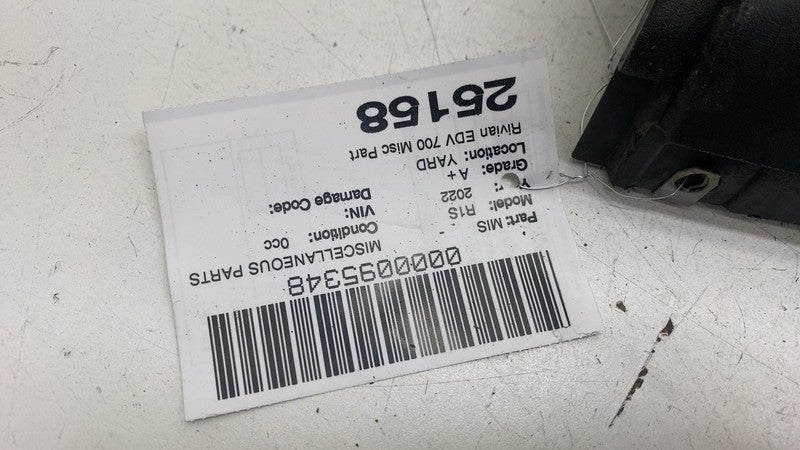 ⭕ 22-24 Rivian EDV-700 Left Body Lower Panel Molding Cladding Trim LH 