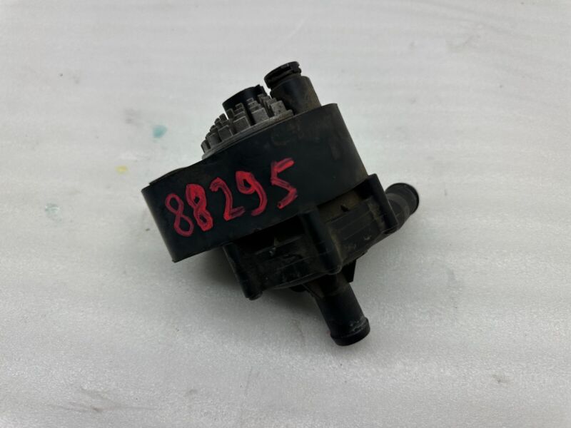 2012-2015 Tesla Model S MS Auxiliary Water Coolant Battery Cooling Pump Assembly