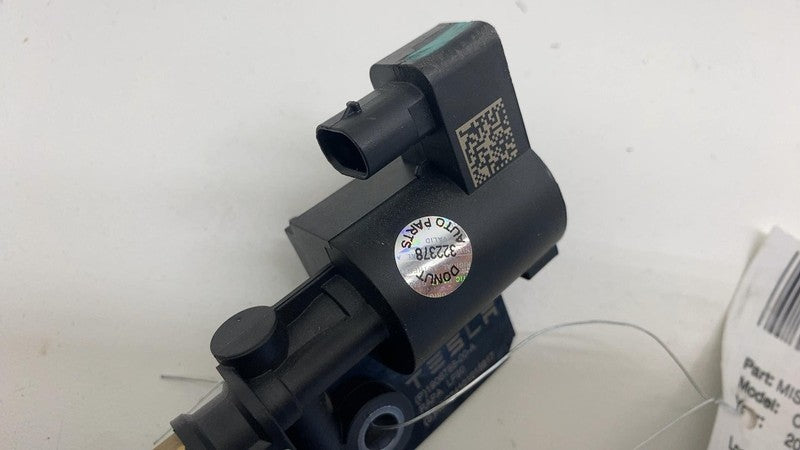 ⭕2024 Tesla Cybertruck SCUBA Air Valve Block Assembly Pack Pressure 19