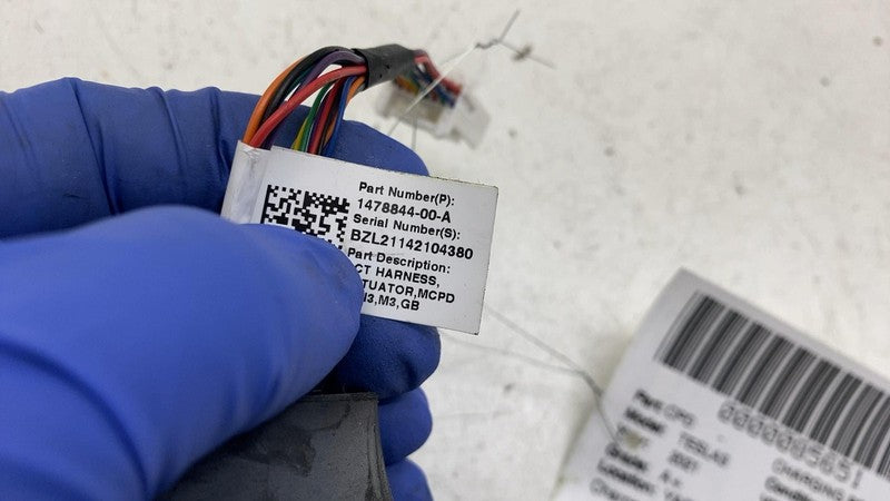 ⭕ 17-23 Tesla Model 3 Rear Left Charge Port Door Reflector & Cover 147