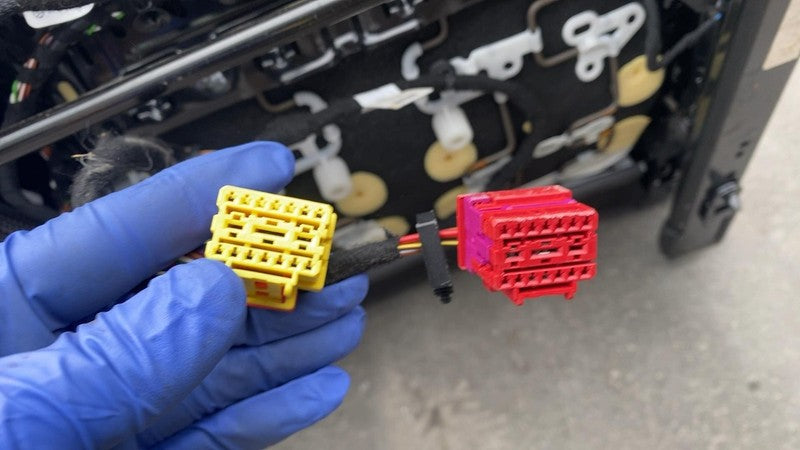 Front Seat VOLKSWAGEN ID4 25