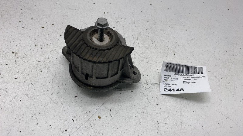 A 204 240 43 17 ⭕ 2012-2016 Mercedes E-Class Left or Right Engine Mount Insert A2042404317 OEM