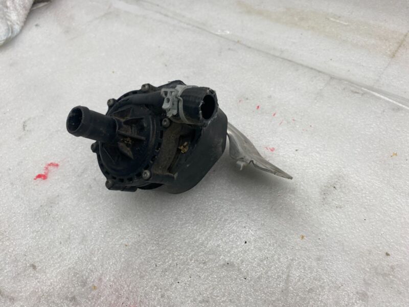 Does Not Apply 2016-2020 Tesla Model S X Cooling System Auxiliary Water Coolant Pump FWD Assy
