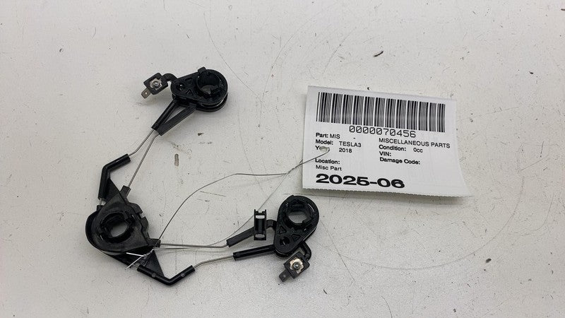 1119156 00 D ⭕ 2017-2023 Tesla Model 3 M3 Steering Wheel Horn Button Assembly 1119156-00-D