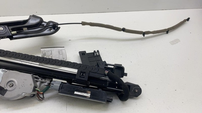 68369596AA ⭕ 17-25 Pacifica Rear Left Door Lower Roller Track w/ Motor & Module 68369596AA