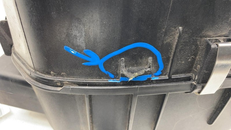 ⭕ 2017-2022 Maserati Levante Left Engine Air Filter Box Housing Assy 6