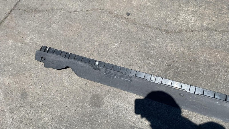 149764900B ⭕ 2020-2023 Model Y Left Skirt Rocker Molding Panel Carrier Bracket 1497741-00-B
