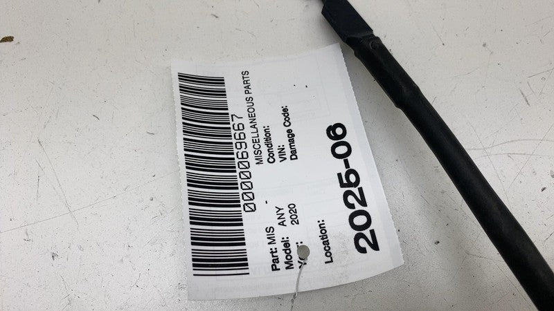 ⭕ 17-23 Model 3 Front Left Seat Rail w/ Seatbelt Lap Pretensioner 1090