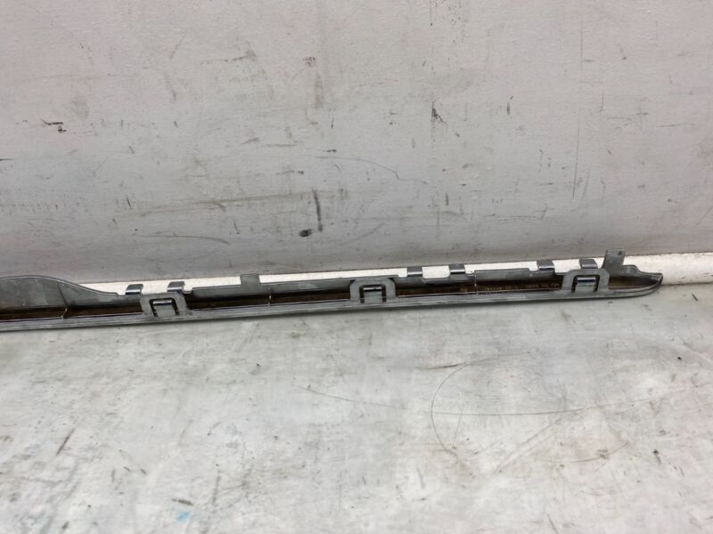102504200E ⭕ 12-20 Tesla Model S Right Bright Rocker Molding Sill Trim Panel 1025042-00-E