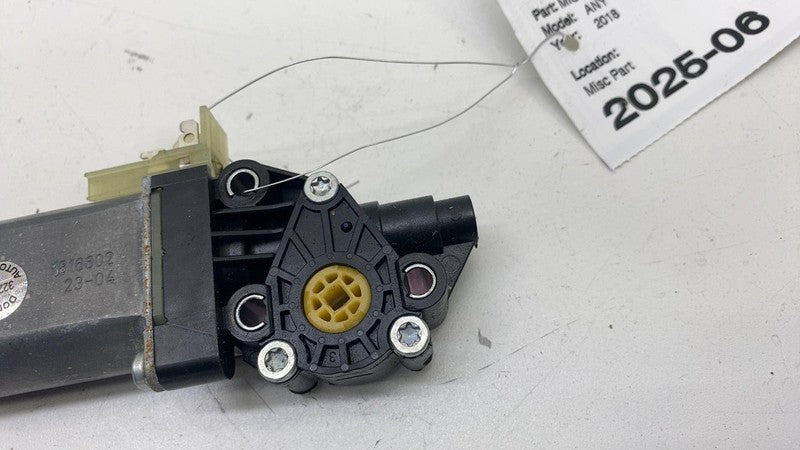 0390207072 ⭕ 18-19 Porsche Cayenne Front Driver Side Seat Adjustment Motor Left 390207072