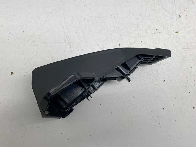 1755643 00 D ⭕ 24-26 Tesla Model 3 Rear Right Taillight Taillamp Lower Bracket 1755643-00-D