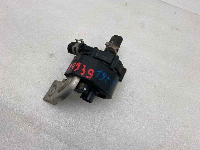1027549 00 D ⭕ 16-20 Tesla Model X MX Cooling System Auxiliary Coolant Water Pump w/ Bracket