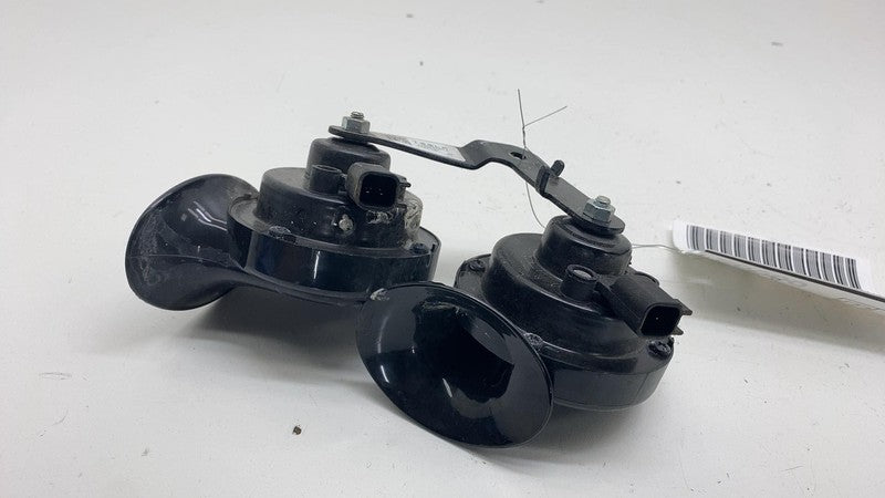 1486943-00-A ⭕ 2017-2023 Tesla Model 3 M3 High + Low Pitch Tone Horn w/ Bracket 1486943-00-A