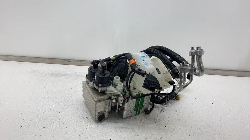 1549902 00 C 2020-2024 Tesla Model Y Supermanifold Refrigerant Chiller w/ Coolant Reservoir