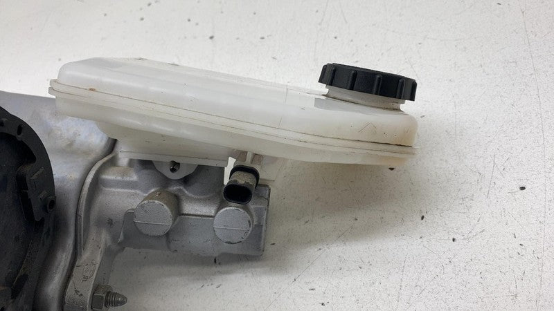 1188671 00 A 2020-2024 Tesla Model Y iBooster Power Brake Booster Master Cylinder Reservoir
