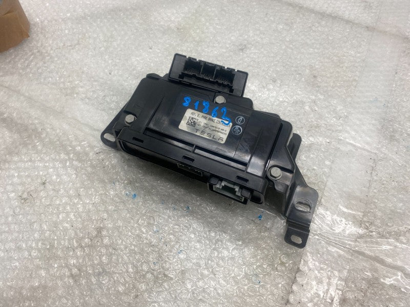 104847600D ⭕ 16-20 Tesla Model S ECU Park Assist + Park Brake Control Module 1048476-00-D