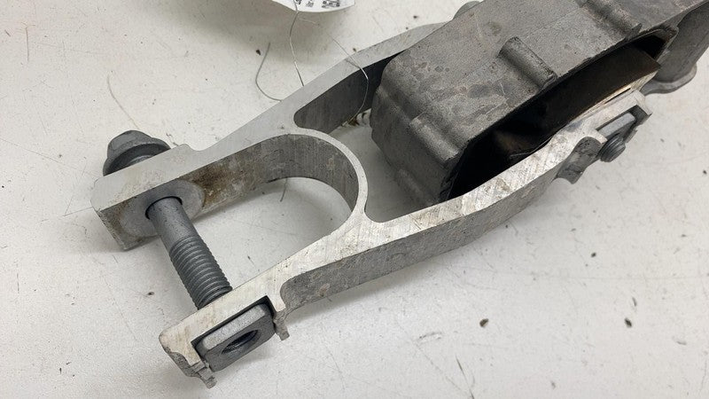 ⭕ 21-24 Polestar 2 Front Right Drive Unit Engine Motor Mount Bracket 3